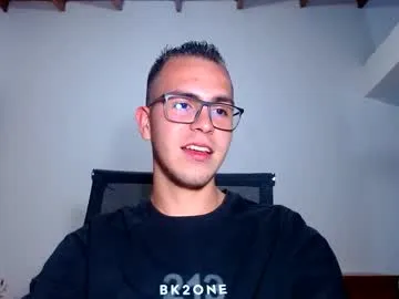 erik_rodriguez — welcome ! to my room . Goal : nude and hard cum  #new #latin #lovense #hairy #boy [199 tokens remaining]