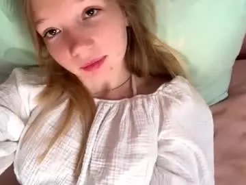 eugenakhouri — Goal:Lick 2 fingers Hi everyone, I'm new here #new #cute #18 #petite #shy [22 tokens remaining]