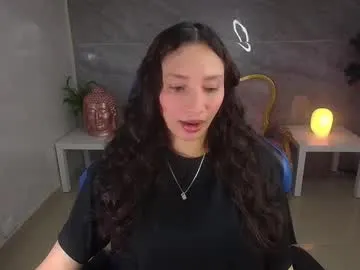 evageline_s — GOAL: Show asshole [50 tokens remaining] Welcome to my room! #lovense #squirt #bigboobs #natural #cum
