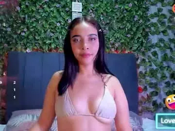 evelin_33 — GOAL: Remove top [84 tokens remaining] Welcome to my room! #teen #18 #bigboobs #lovense #bigass