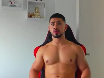 ezzio_scolaro —    #bigdick #bigass #muscle #lovense #muscleworship