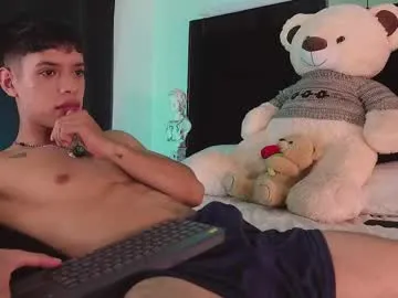 farid_jake_ — MEGA CUM// #lovense #bigdick #young #latino #gay [1200 tokens remaining]