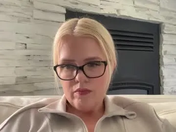 firstclassduchess — Let's Chat CFNM.. #femdom #feet  #mistress  #mommy #princess