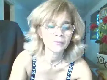 francelune — Mature,putin de hott #rain of tokens ! - Multi-Goal :  2000 #hot #milf #french #mature,happy #new #year