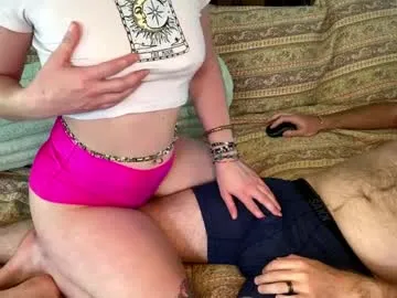 fuzzybeebum — Got the Monday blues? Cum say hi! Vibin with the Domi for a bit <3 #natural #smalltits #hairyarmpits #hairy #couple [661 tokens remaining]