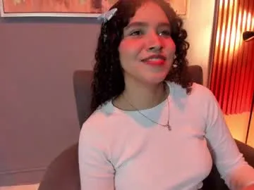 gianna_brown_ — GOAL: SHOW TITS [44 tokens remaining] Welcome to my room! #latina #bigboobs #18 #cutee #new