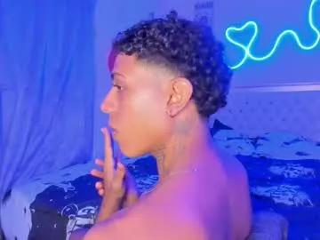 glader_guy — Naked [150 tokens remaining] #muscles  #latino  #bigcock  #straight #ebony
