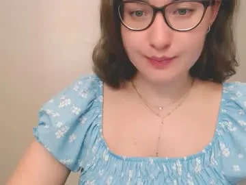 hartfoxx — #cute #glasses #pvt #bigboobs #tease