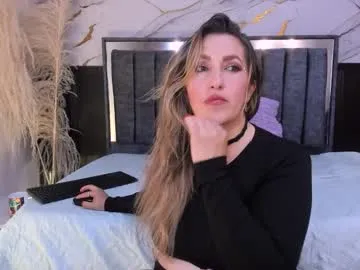 hera_godess — Goal 2 : Stroked my pussy (50 tokens remaining) Mommy Latina Hot #curvy #wifematerial #slut #bigass #belly