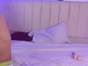 hot_people1 — GOAL: SEXY BLOWJOB [45 tokens remaining] Welcome to my room! #feet #couple #cum #18 #latina