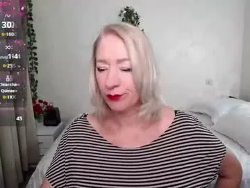 hunters_woman — GOAL: Breast massage [15 tokens remaining] Welcome to my room! #mature #blonde #bigboobs #milf #bigass