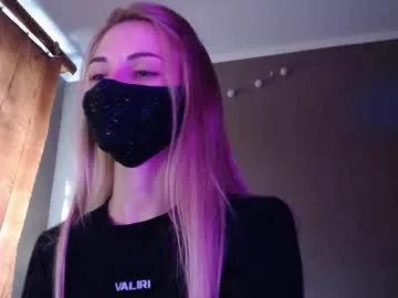 iris_lave — Hi! I'm on good mood today be glad know you better!  Quest is Tits in oil with 305 Dirty Dimes left #blonde  #cute  #pvt #skinny #feet