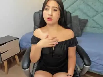 isabella_kovaa — Hello, I'm so horny and don't let my pussy dry - #latina #petite #feet #18 #cute