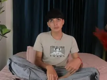 jack_noir — Make me cum... Hello nice to mee you!! new boy here #new #cute #18 #latino #gay [999 tokens remaining]