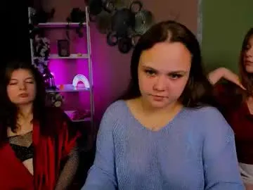 jaklin_meow — GOAL: doggy [31 tokens remaining] Welcome to my room! #lesbian #lovense #bigboobs #bigass #18