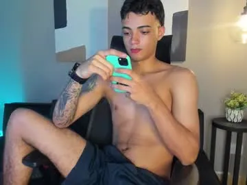 jamesclemont — GOAL: flex with oil [283 tokens remaining] Hello! I want to have fun with you today, Say 