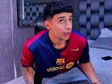 jaze_bradley — Sexy dance [31 tokens left]  #latino #young #muscle #bigass #bigdick