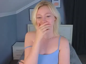 jennie_bond — Hi guys this is my first day here! Goal - Air kiss  #shy #new #smalltits #18 #young [43 tokens remaining]