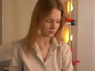 jerrybenear — My name is Molly!! Control link for PVT free <3 I am #new and #redhead #18 #bigboobs #shy Goal:  Remove my top + 2 fingers handbra [0 tokens remaining]