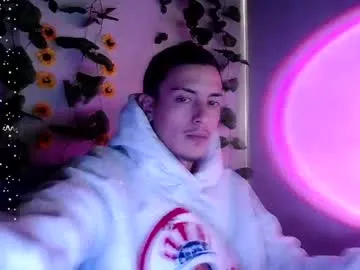johan_parker222 — GOAL: Hello Parker [5 tokens remaining] Welcome to my room! #smoke #bigdick #18 #lovense #new