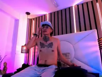 johnsonisaac94_ — #bigcock #cum #bi #feet #skinny [700 tokens remaining]