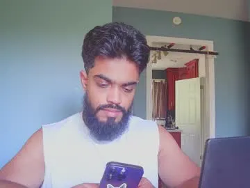 jonathanliyaz1 — MAKE ME CUM #hotbigcock #latino #beard #hotguy #bigcumshot [1333 tokens remaining]
