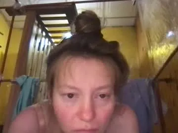 jony_marta —  GOAL: show tits 1 min [10]  PVT open #pregnant #fit #bush #shy #milk