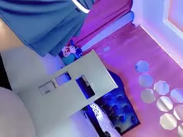 julia_bulette1 — GOAL: i like [30 tokens remaining] Welcome to my guest room #bigcock  #cum  #anal  #trans  #new