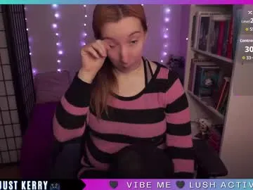 justkerryx — Vibe me while im GAMING #german #bigtits #lovense #gamergirl #glasses [500 tokens remaining]