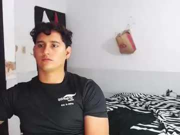 kam_and_friends — GOAL: CUM [800 tokens remaining] Welcome to my room! #multi-cum #feet #muscle #blackhair #new