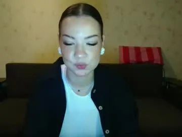 kamilla_kissesu — GOAL: Welcome to CB [75 tokens remaining] Welcome to my room! #18 #teen #shy #cute #new