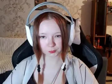 karicynthia — GOAL: Do you want me to tease you with my shirt? [16 tokens remaining] Welcome to my room! #new #18 #cosplay #cute #shy