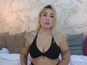 kathy_reeves — Kiss for u [5 tokens left] #tease #bigboobs #blonde #milf #latina