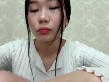 keelykazeck — Cute smile for you + air kissHello ! I am Yuki. I am new here #shy #18 #new #natural #asian [25 tokens remaining]