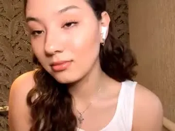 kelikurtulus — Goal:  Spin around, show my outfit  i'm #new here <i'm #young #18 #asian and very very #shy [15 tokens remaining]