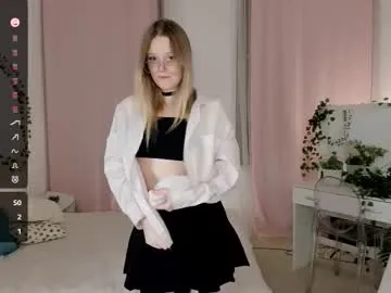 kellyrosewood — hey hey im new here and trying lovense  #18 - Goal: take off my shirt [197 tokens left] #new #shy #blonde #teen