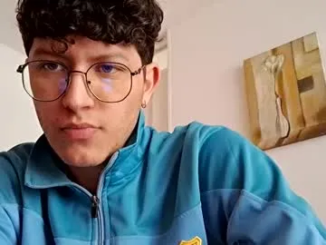 kendomland — My girlfriend broke up with me, come cheer me up.