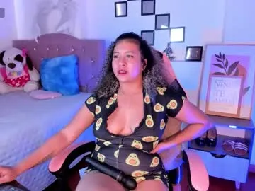 kenia_thompson01 — GOAL: boobs naked  [50 tokens remaining] Hello guys, I am a #bbc lover, ask for the fetish and we do a great show #deepthroat #ebony #blowjob #cuckold #saliva