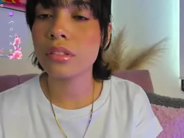 khloe_cute_ — GOAL: BOUNCE TITS [111 tokens remaining] Welcome to my room! #18 #bigass #bigboobs #new #legs