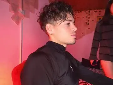 kisstarxxx — Cumshow #deepthroat #sloppy #curvy #squirt #creampie [1215 tokens remaining]