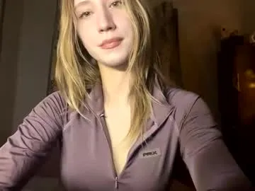 kitekaat — Lick my fingers sensually with eye contact [90 tokens left] #young, #feet, #new