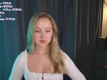 kittynchloe — Hii  im Chloe  // GOAL: Show outfit [22 tokens left] // EPIC GOAL: happy monday! [9000 tokens left] #natural #18 #teen #bigboobs my #lovense is on.