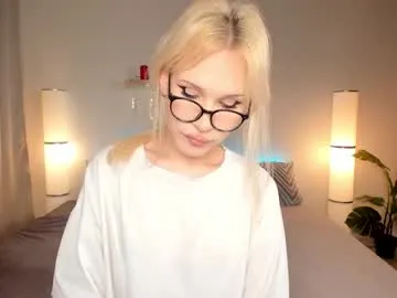 kristial_soopxxx — Lovense: Interactive Toy that vibrates with your Tips - Goal is : nude teasing dance #teen #young #blonde #trans #slim