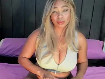 kyliewhiteboobs — GOAL: Sexy dance  [600 tokens remaining] Welcome to my room! #feet #blonde #bigboobs #lovense #new