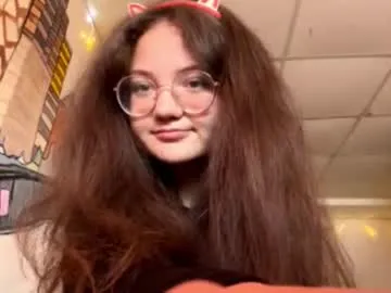 lanepucker — GOAL: stand up and show my outfit Hey! My name is Alex, my first day here! #shy #new #18 #young #skinny [20 tokens remaining]