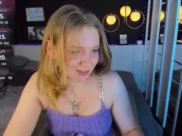 layla_glam — Hey, happy to see you! #new #nonude #daddy #18 #natural [444 tokens remaining]