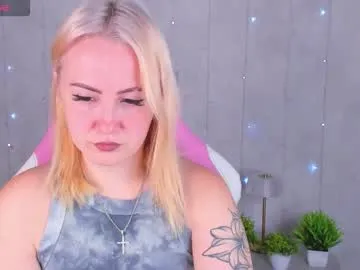 leslie_bell — GOAL: Show a big ass [25 tokens remaining] Welcome to my room! #squirt #blonde #new #bigboobs #tease