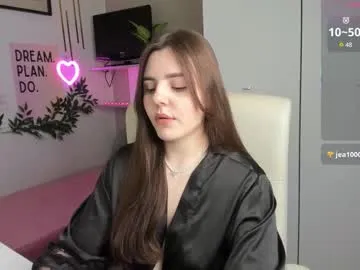 liawoow — GOAL: Sexy Dance [395 tokens remaining] Welcome to my room! #feet #british #new #daddy #18