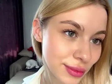 lil_elisa — Do u want see how i'm lick lips?  > #natural #18 #new #shy [11 tokens remaining]
