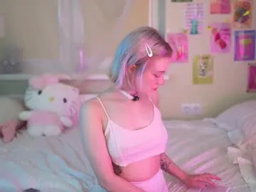 lil_tweety — Welcum, honey <3 Pm is 10 tokens  - Suck a thumb - #new #teen #college #feet #18